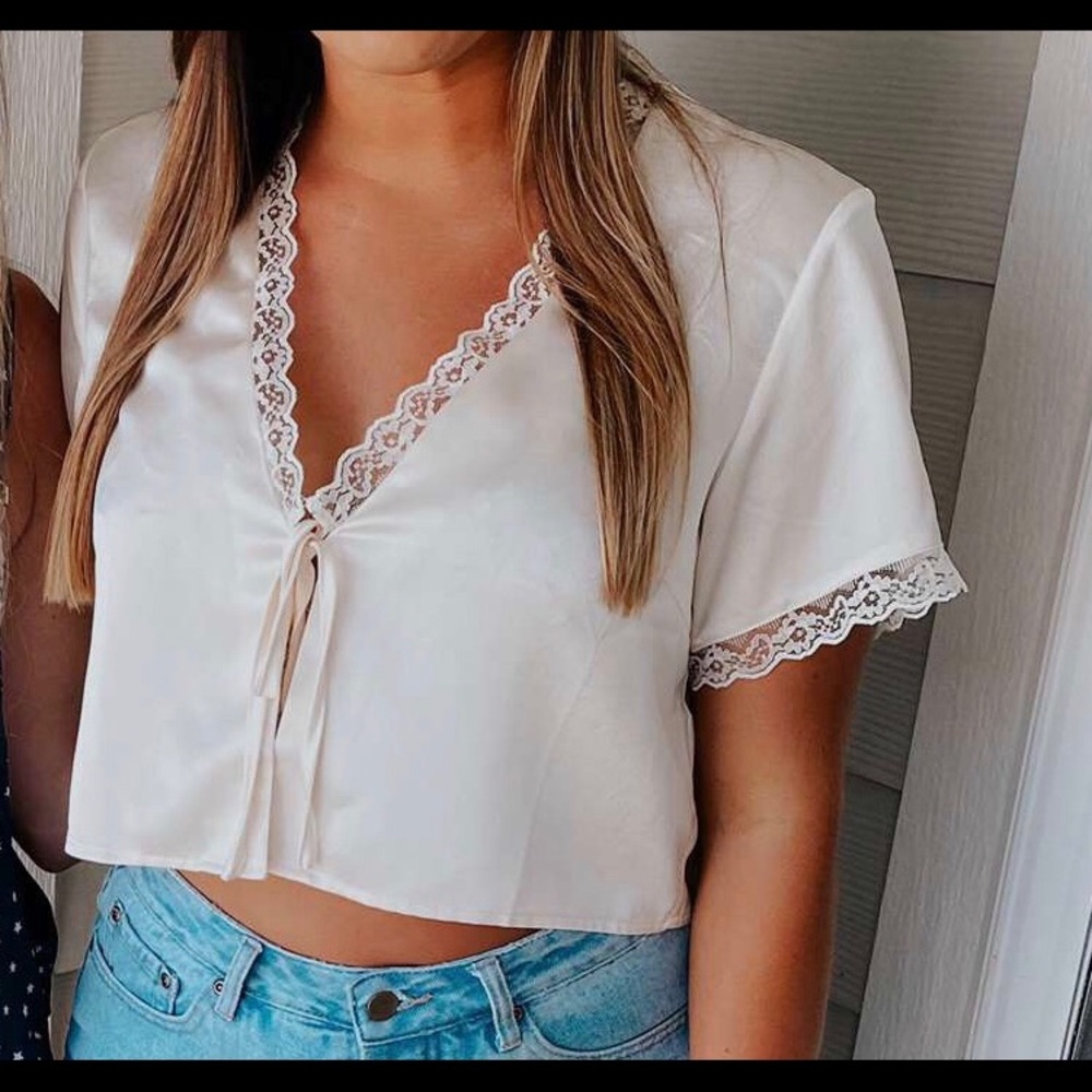 Tie Front Lace Crop Top